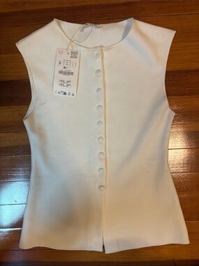 Zara Cream Sleeveless Button-Front Tank